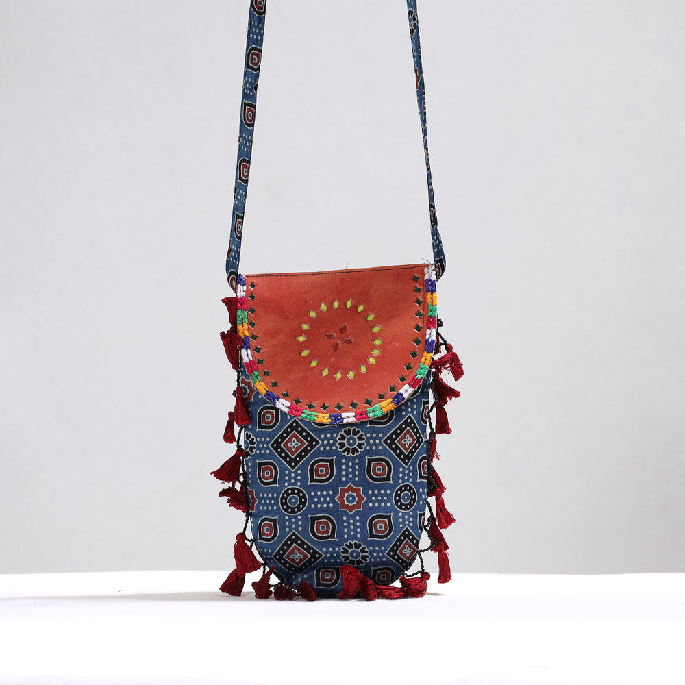 kutch sling bag