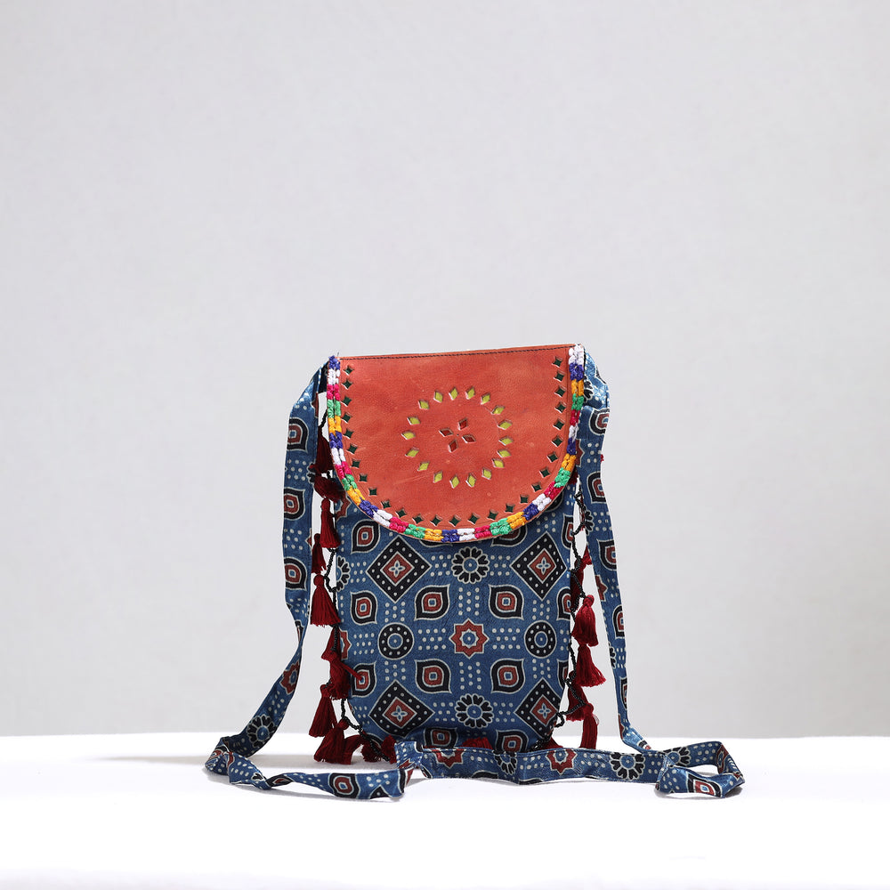 kutch sling bag