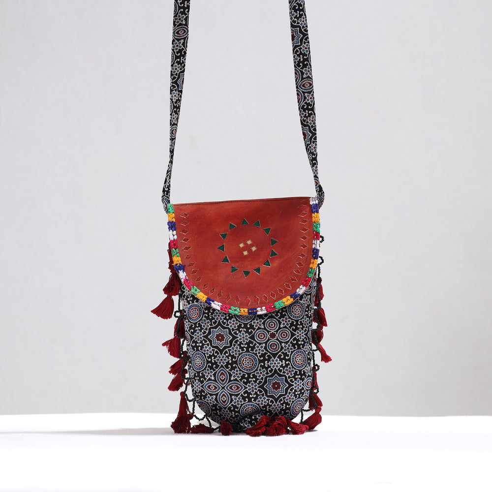 kutch sling bag