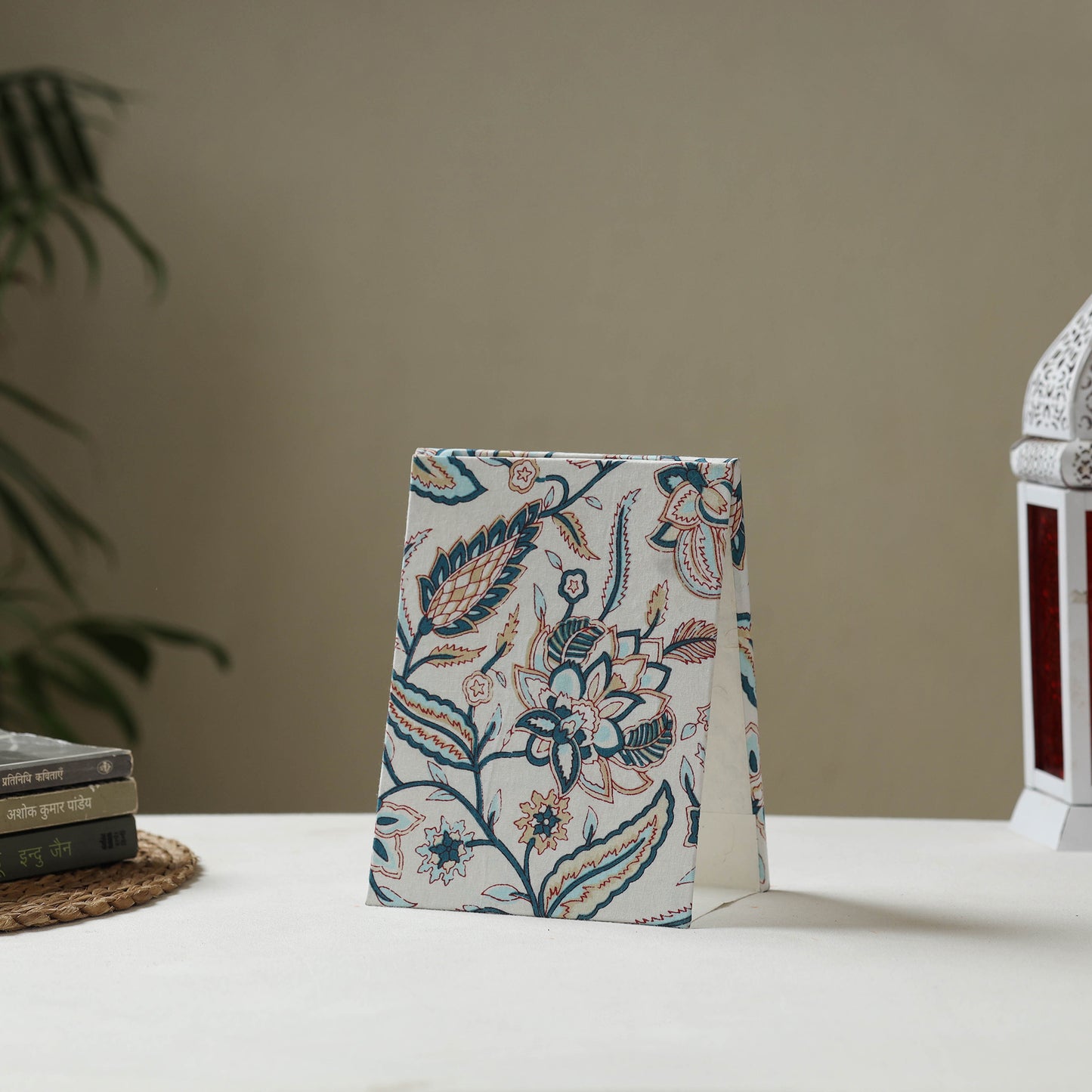 White - fabric embellished handmade photo frame (8 x 6 in)