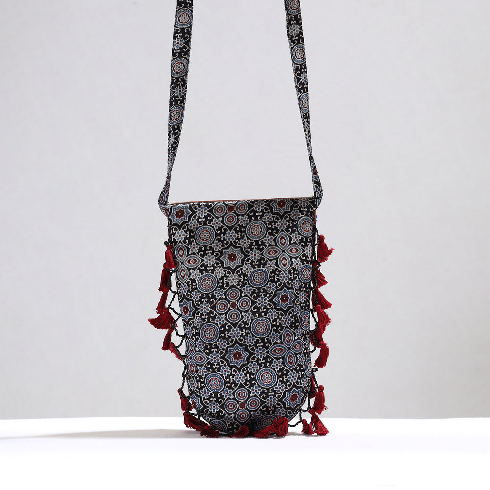 kutch sling bag