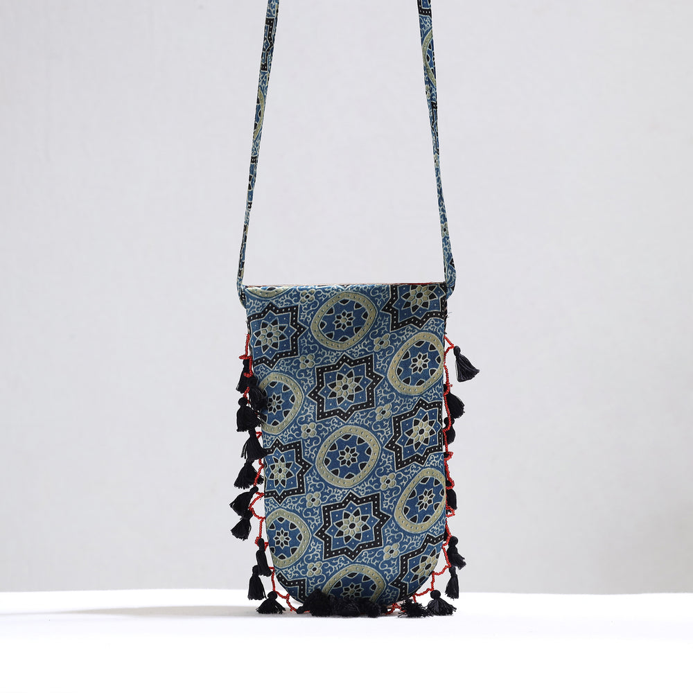 kutch sling bag