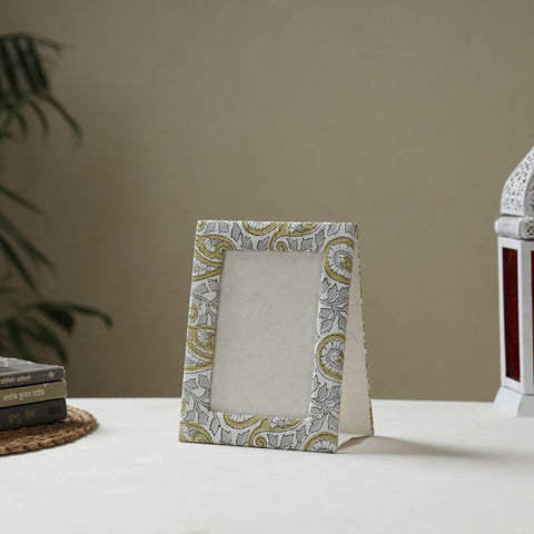White - fabric embellished handmade photo frame (8 x 6 in)