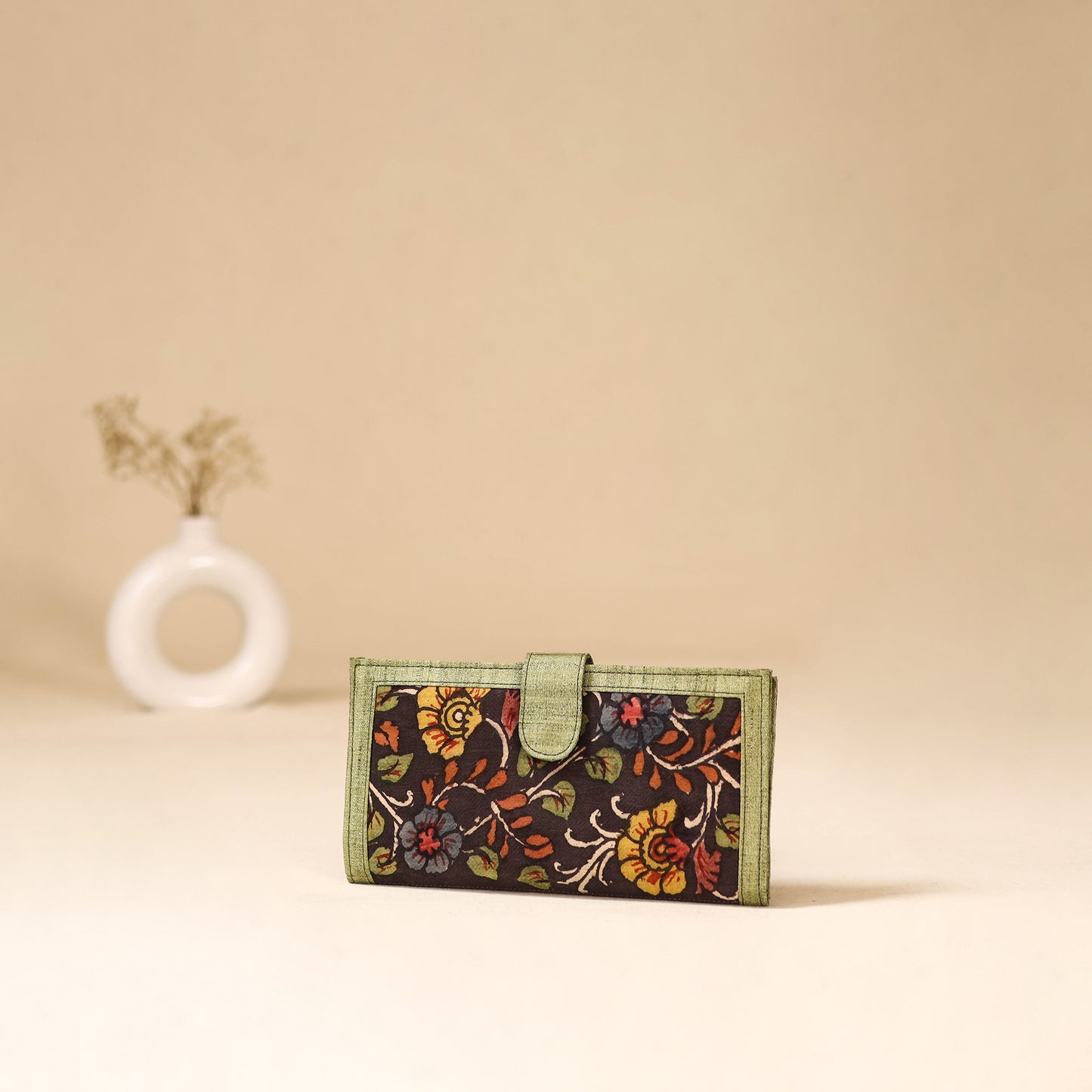 Srikalahasti Handpainted Kalamkari Clutch by Dwarka Plus 72