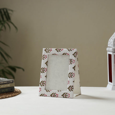 White - fabric embellished handmade photo frame (8 x 6 in)