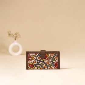 Srikalahasti Handpainted Kalamkari Clutch by Dwarka Plus 78