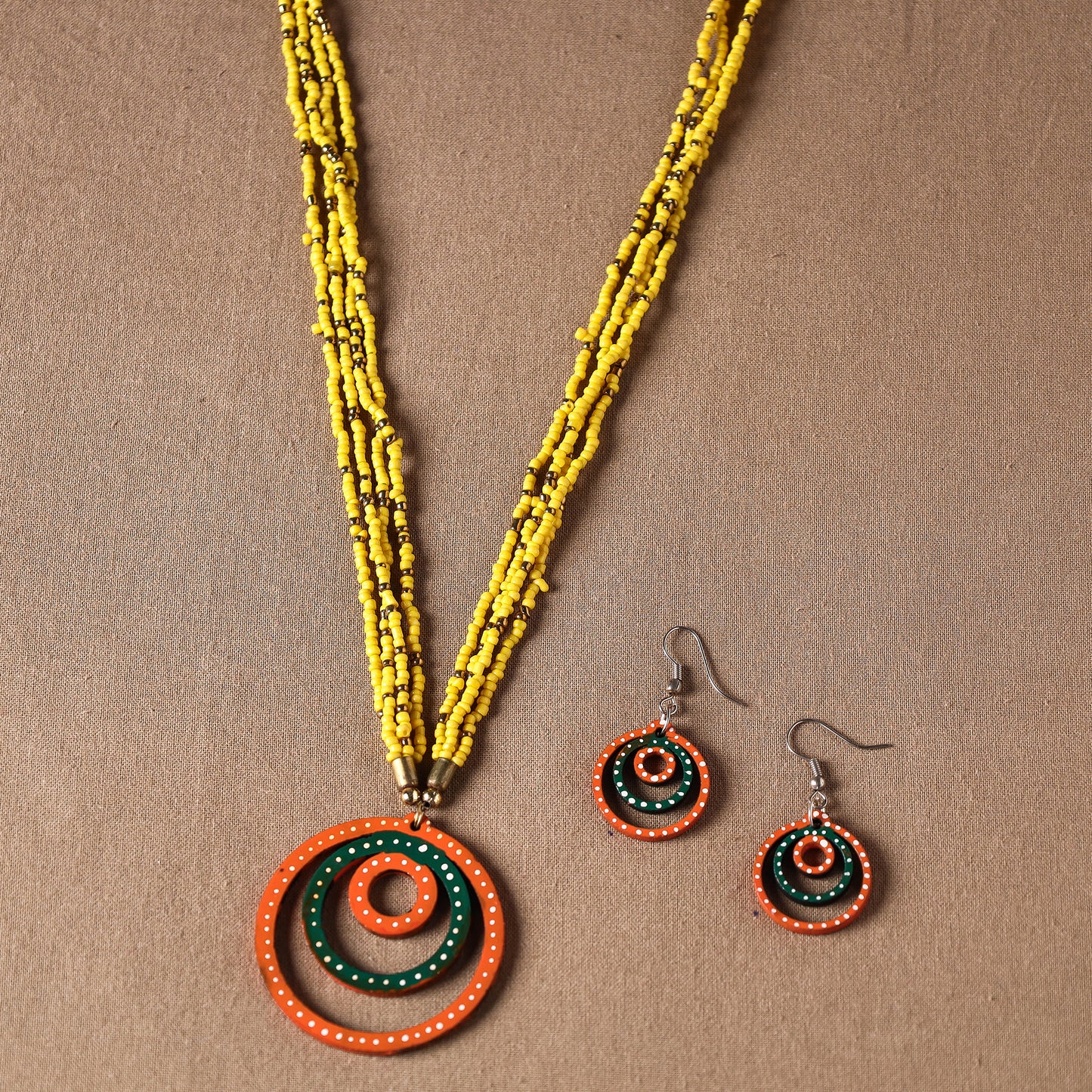 Tikuli Art Handpainted Wooden Necklace Set
