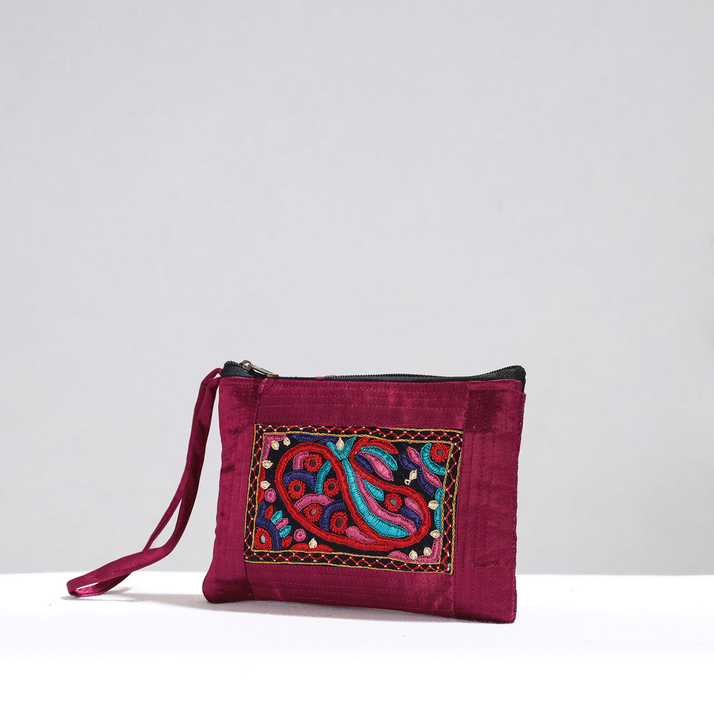 embroidery mobile pouch