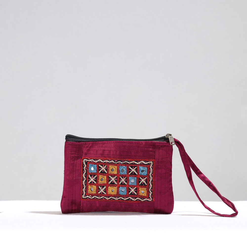 embroidery mobile pouch