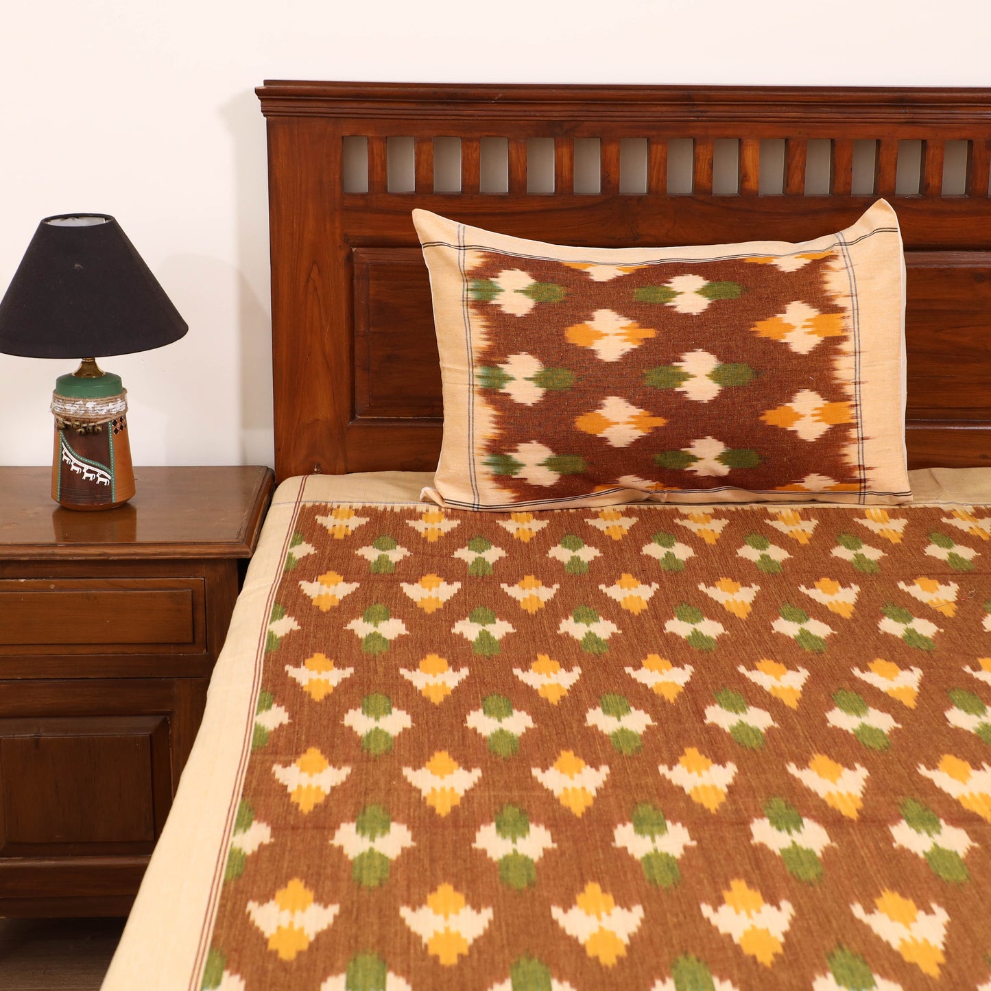 Pochampally Ikat Weave Cotton Double Bedsheet Set (108 x 90 in) 31
