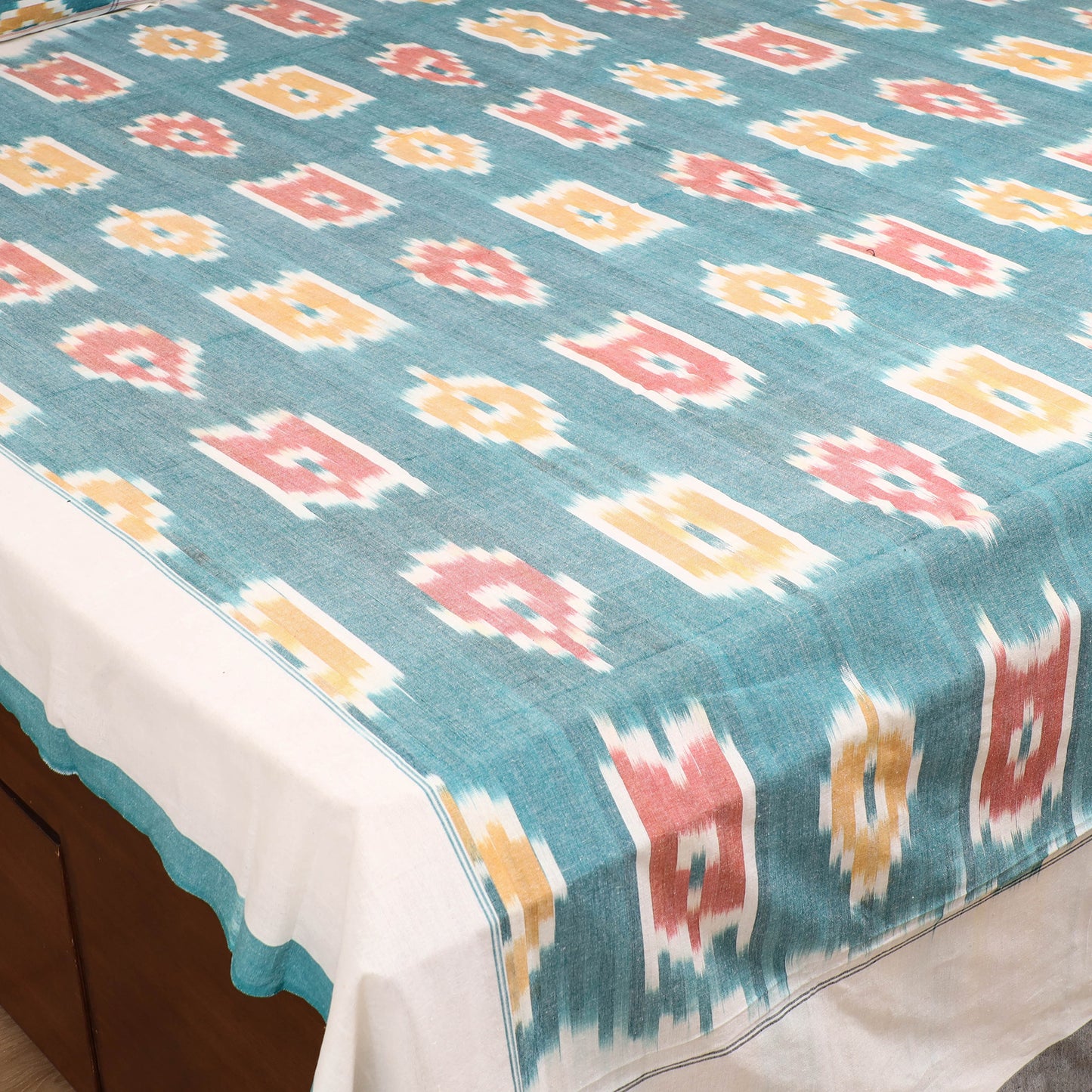 Pochampally Ikat Weave Cotton Double Bedsheet Set (108 x 90 in) 40