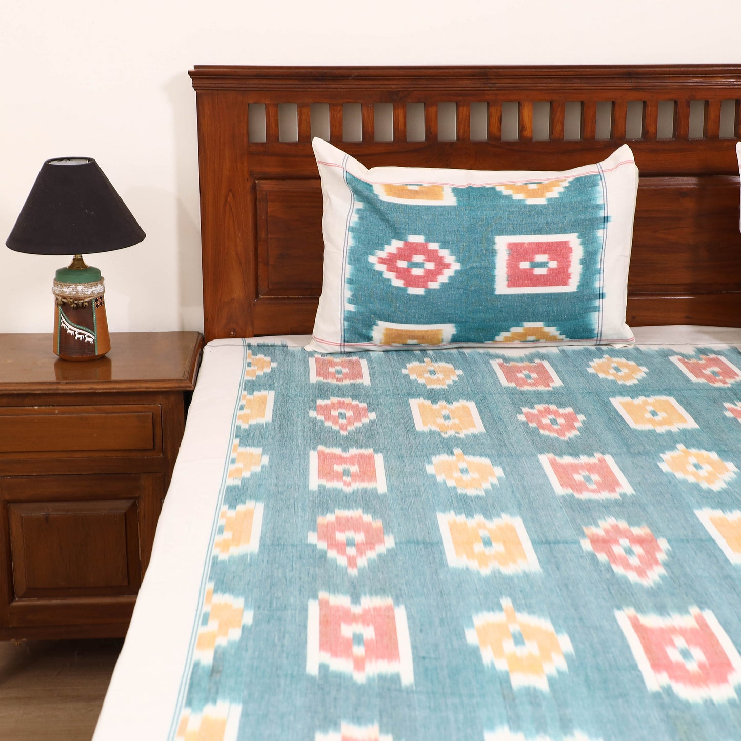 Pochampally Ikat Weave Cotton Double Bedsheet Set (108 x 90 in) 40