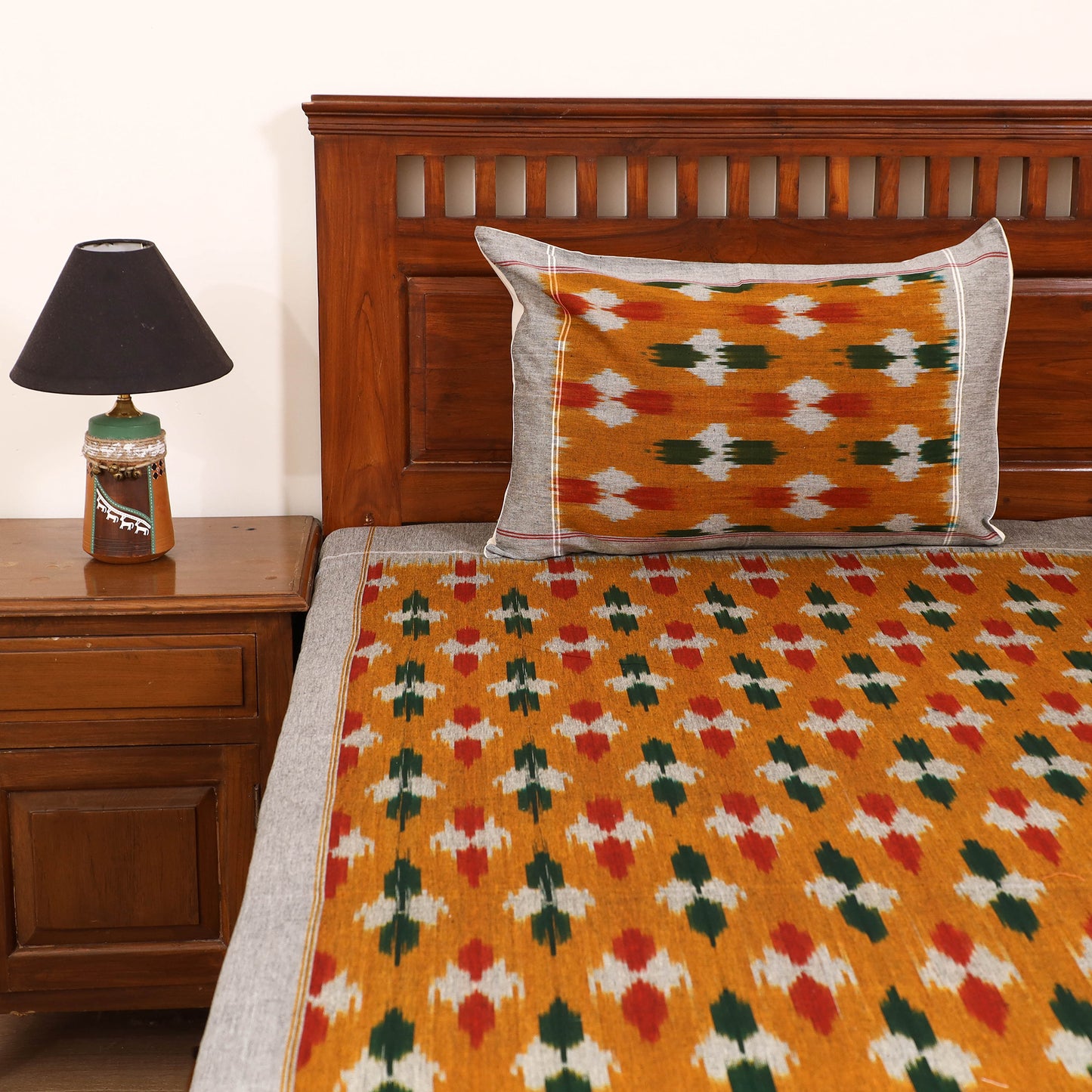 Pochampally Ikat Weave Cotton Double Bedsheet Set (108 x 90 in) 45