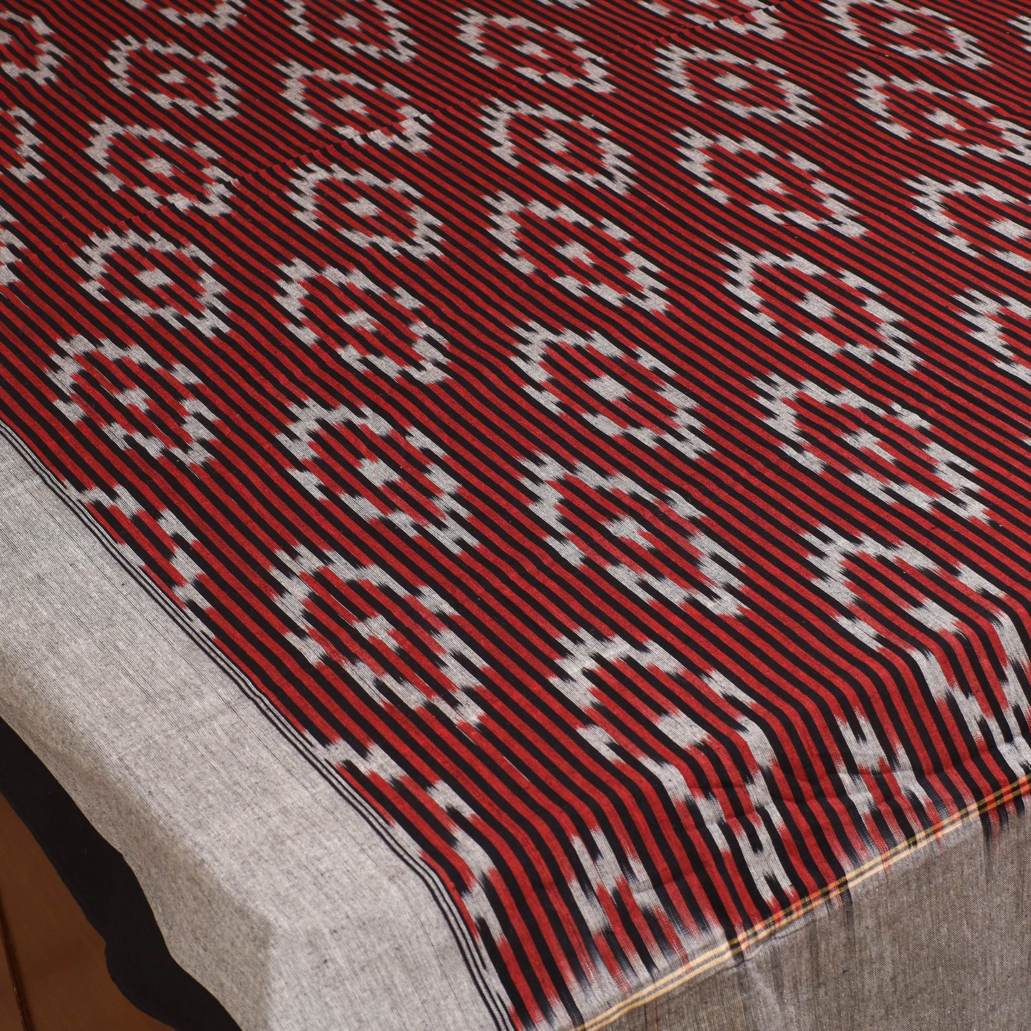 Pochampally Ikat Weave Cotton Single Bedsheet (90 x 60 in) 09