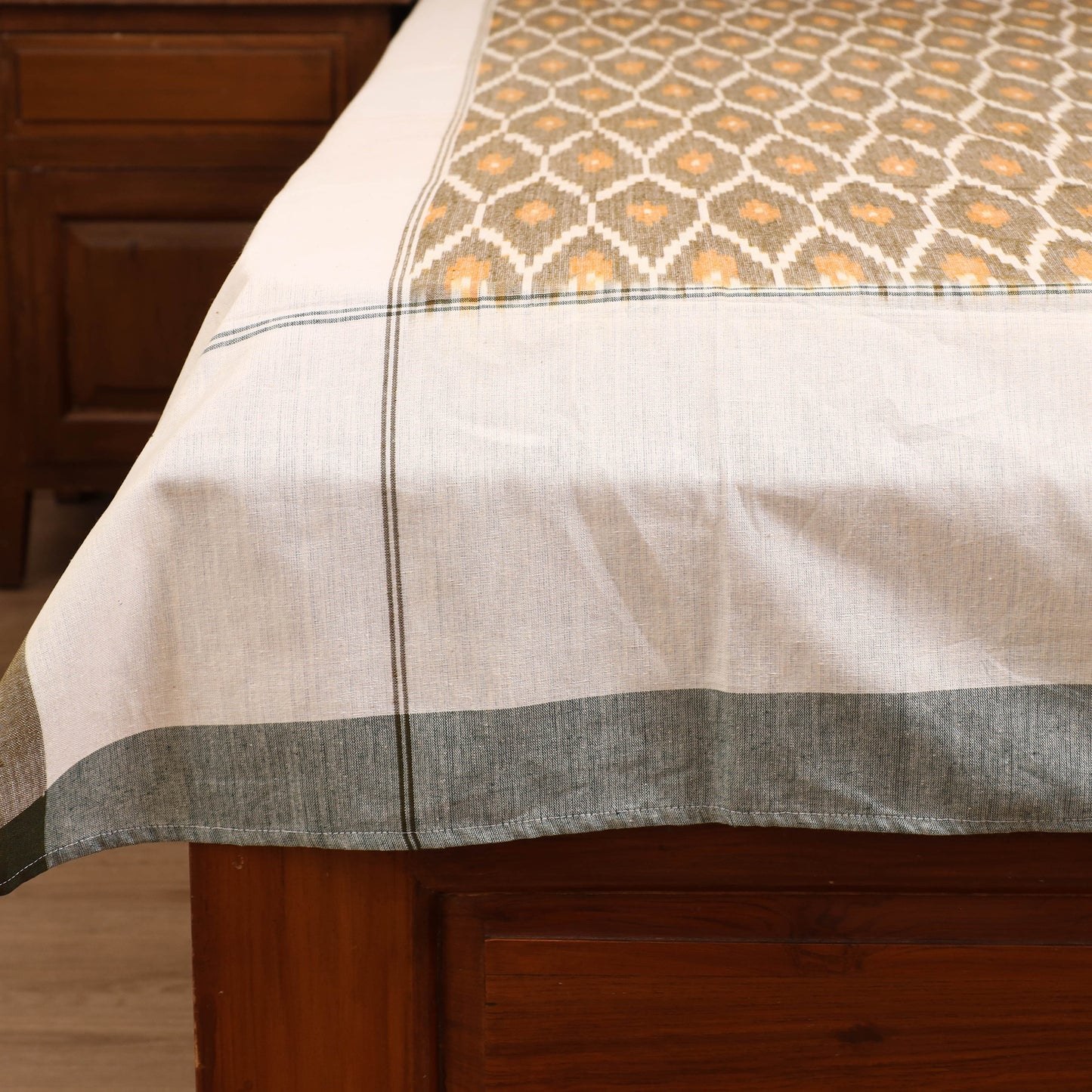 Pochampally Ikat Weave Cotton Single Bedsheet (90 x 60 in) 10