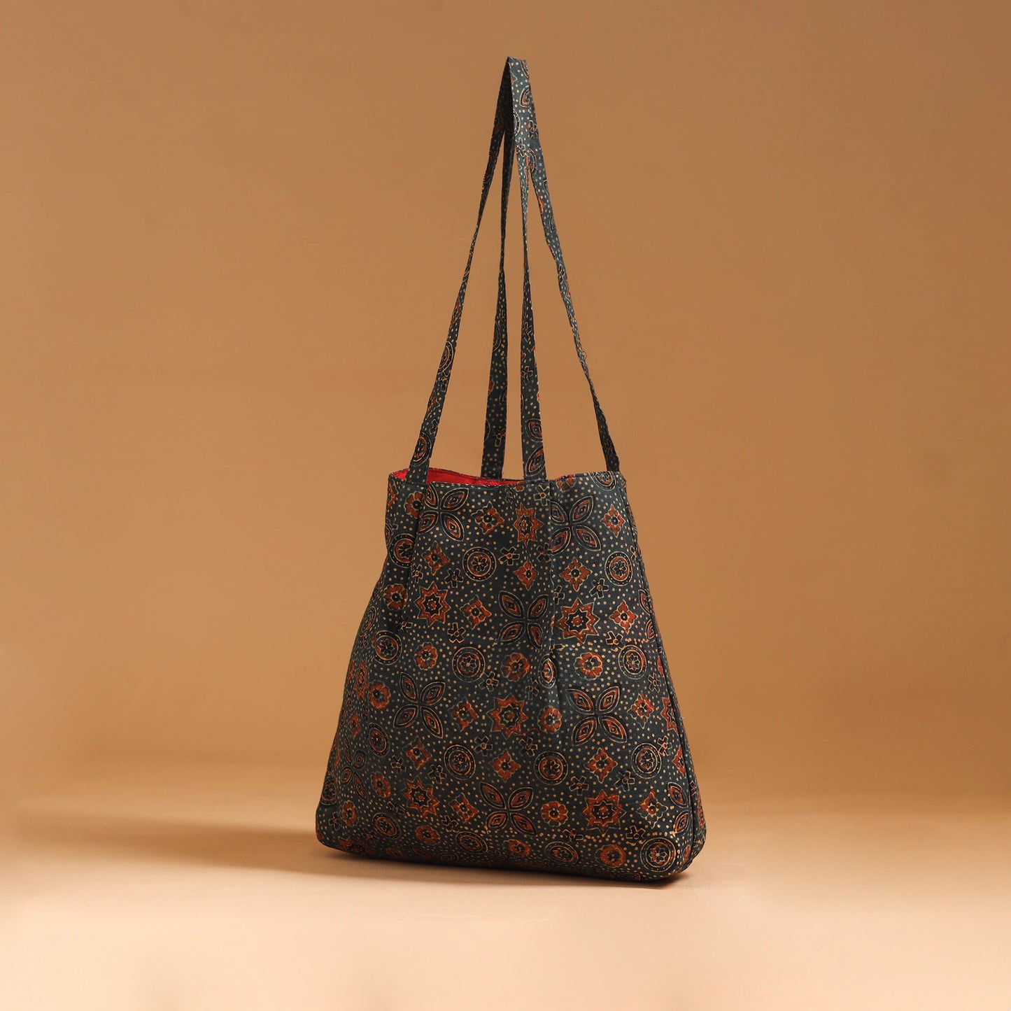 Handcrafted Fabric Jhola Bag 03