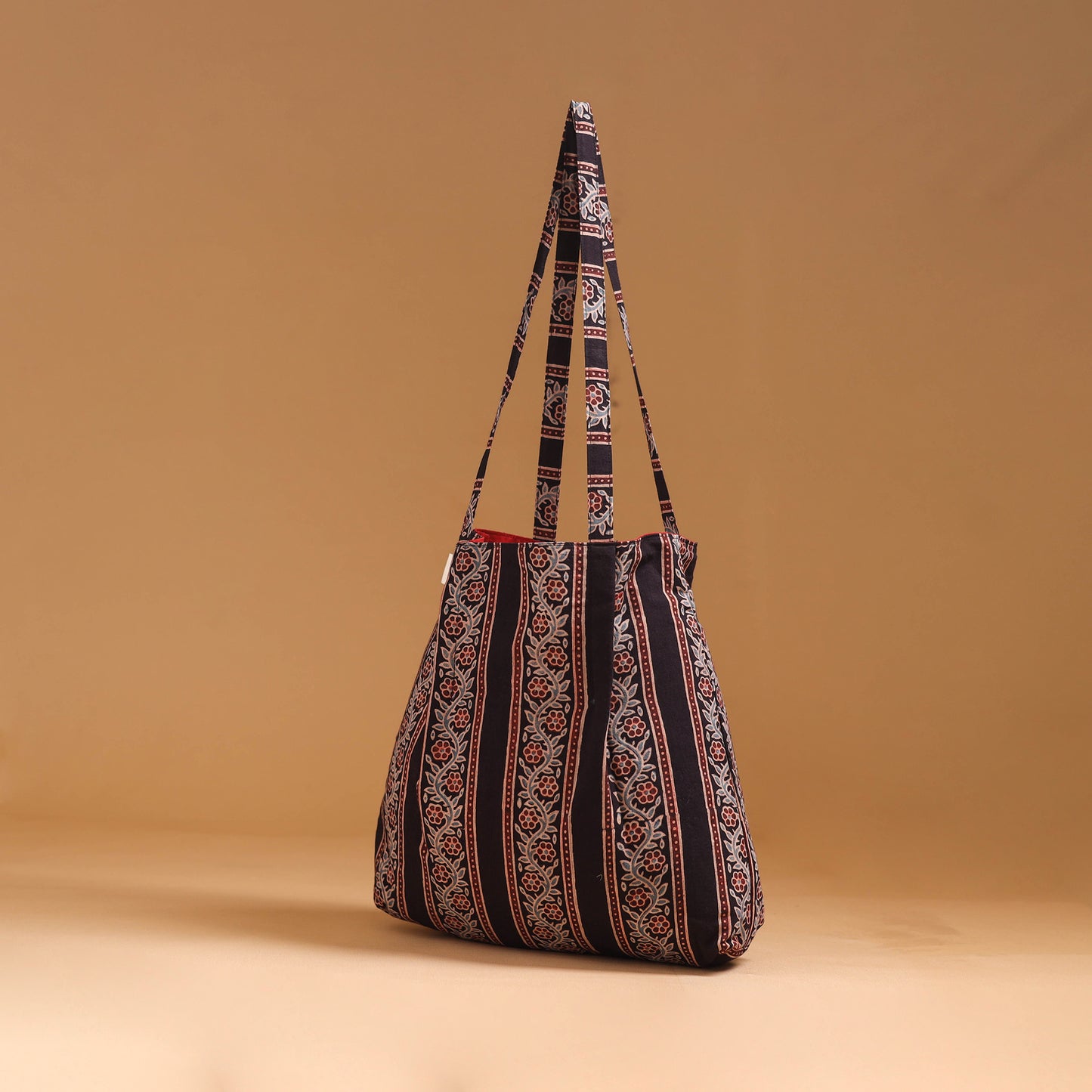 Handcrafted Fabric Jhola Bag 06