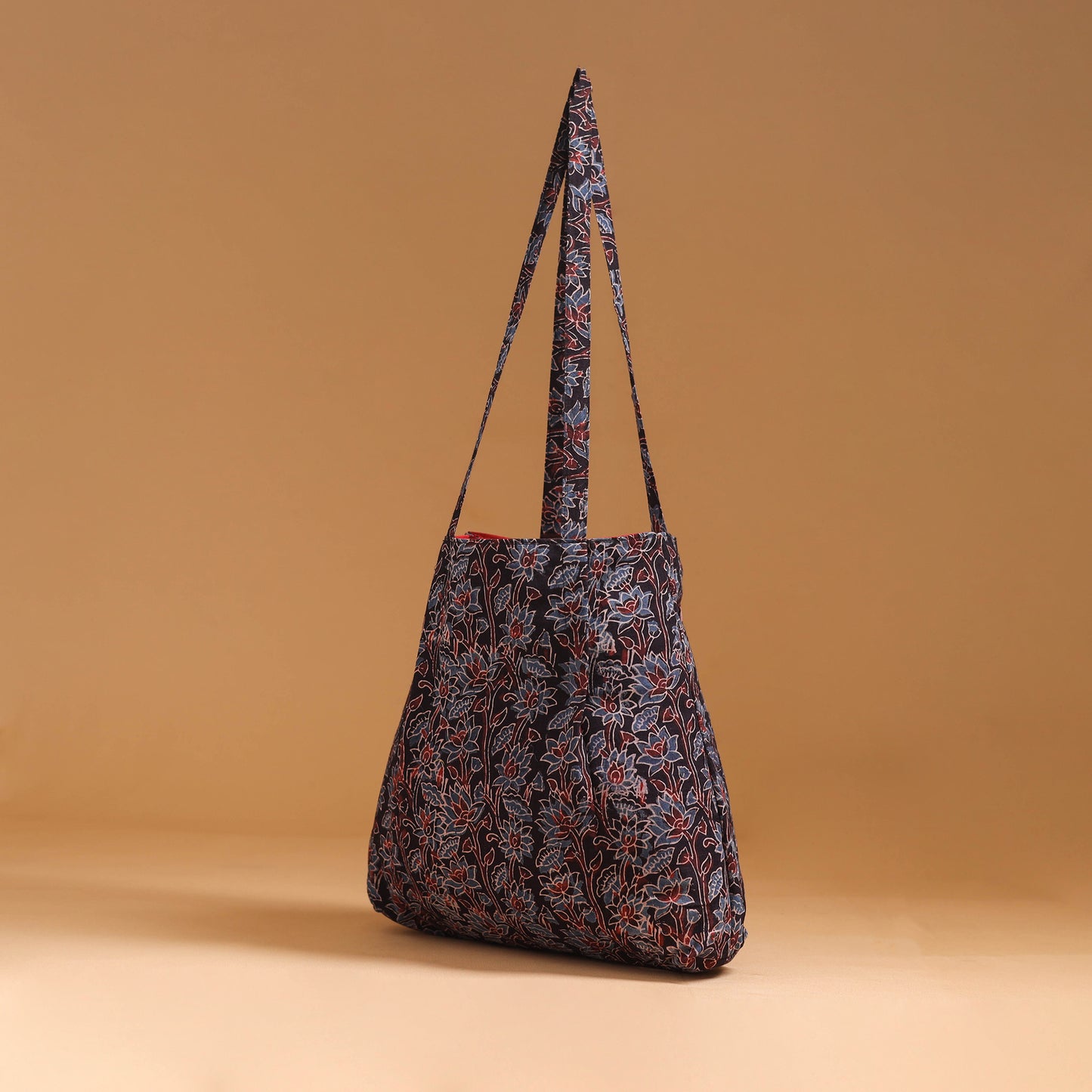 Handcrafted Fabric Jhola Bag 08