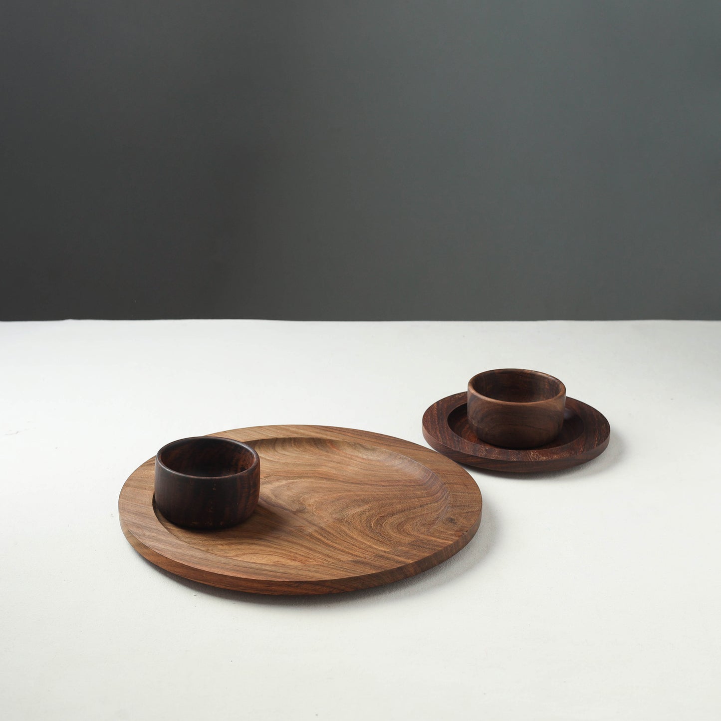 Brown - Handcrafted Sheesham Wooden Dinner Set (2 Plates & 2 Bowls)