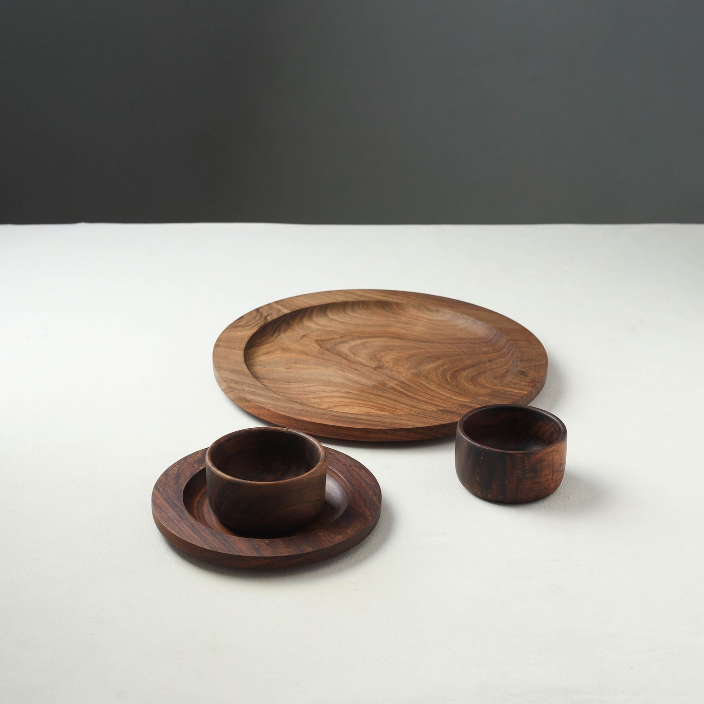 Brown - Handcrafted Sheesham Wooden Dinner Set (2 Plates & 2 Bowls)