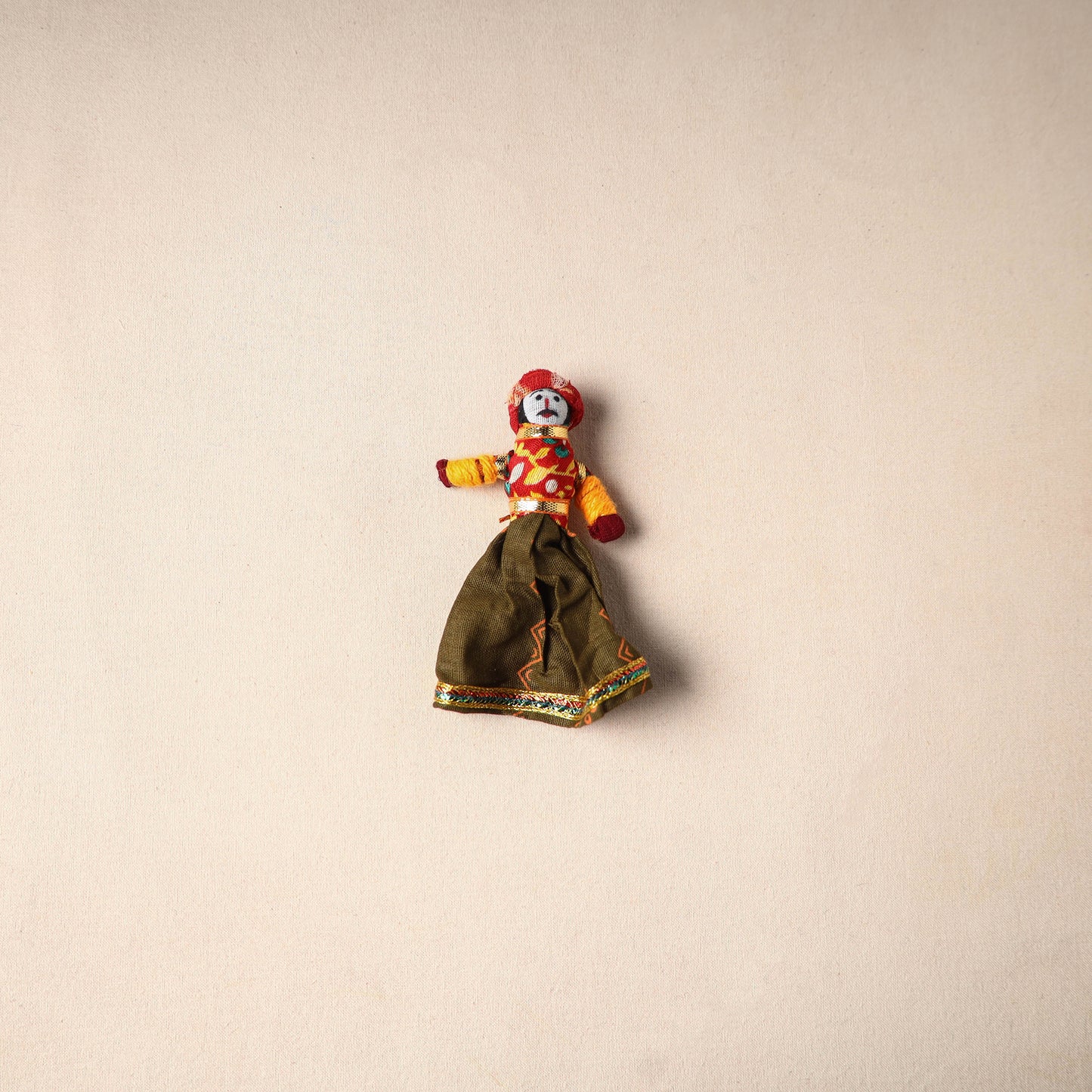 Rajasthani Puppet Couple Handmade Magnet (Set of 2) 35