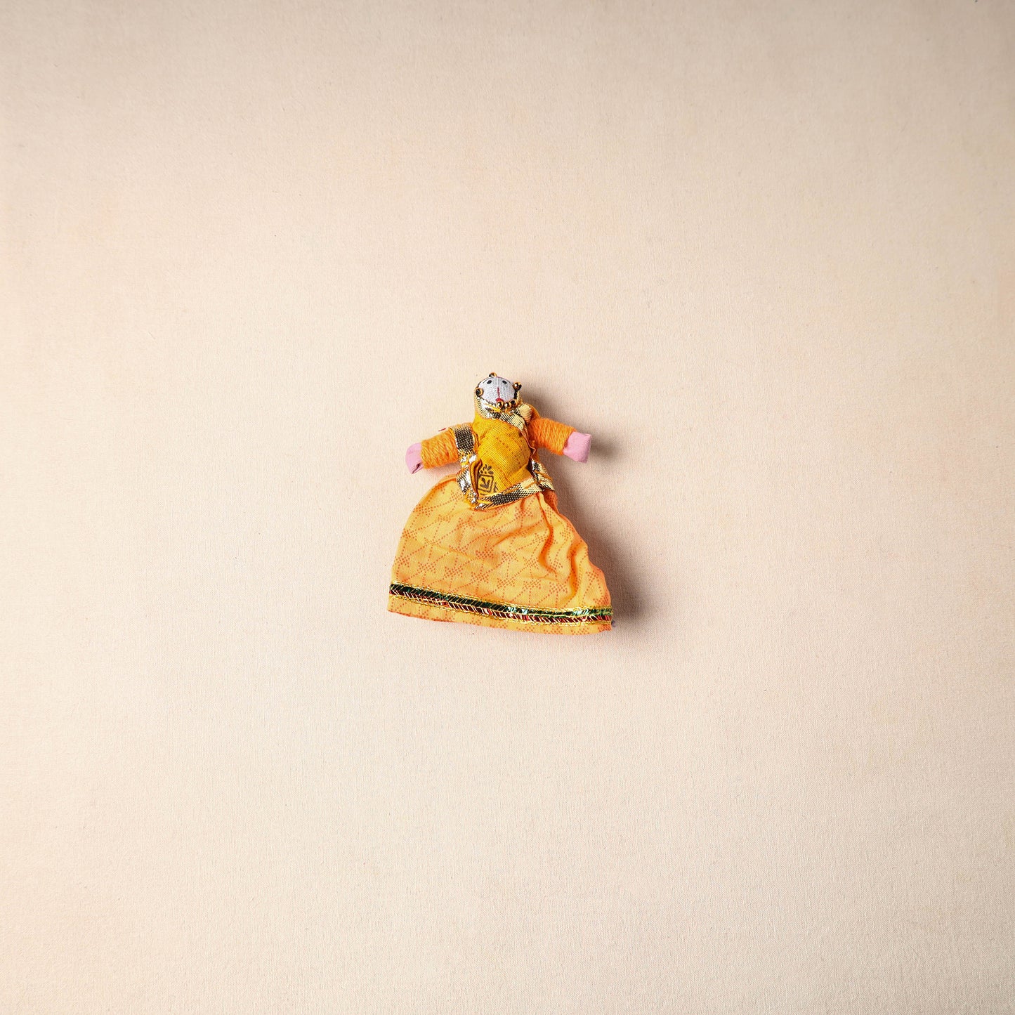 Rajasthani Puppet Couple Handmade Magnet (Set of 2) 36