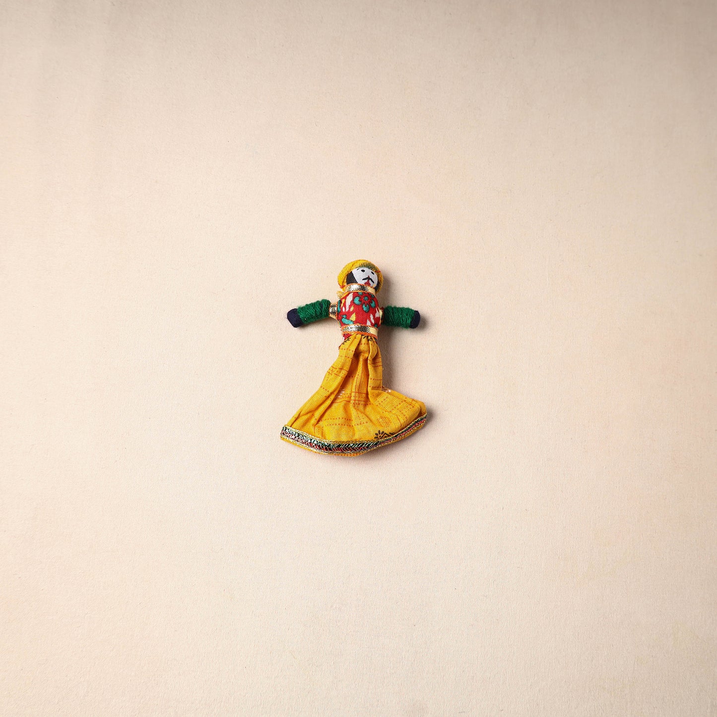 Rajasthani Puppet Couple Handmade Magnet (Set of 2) 37