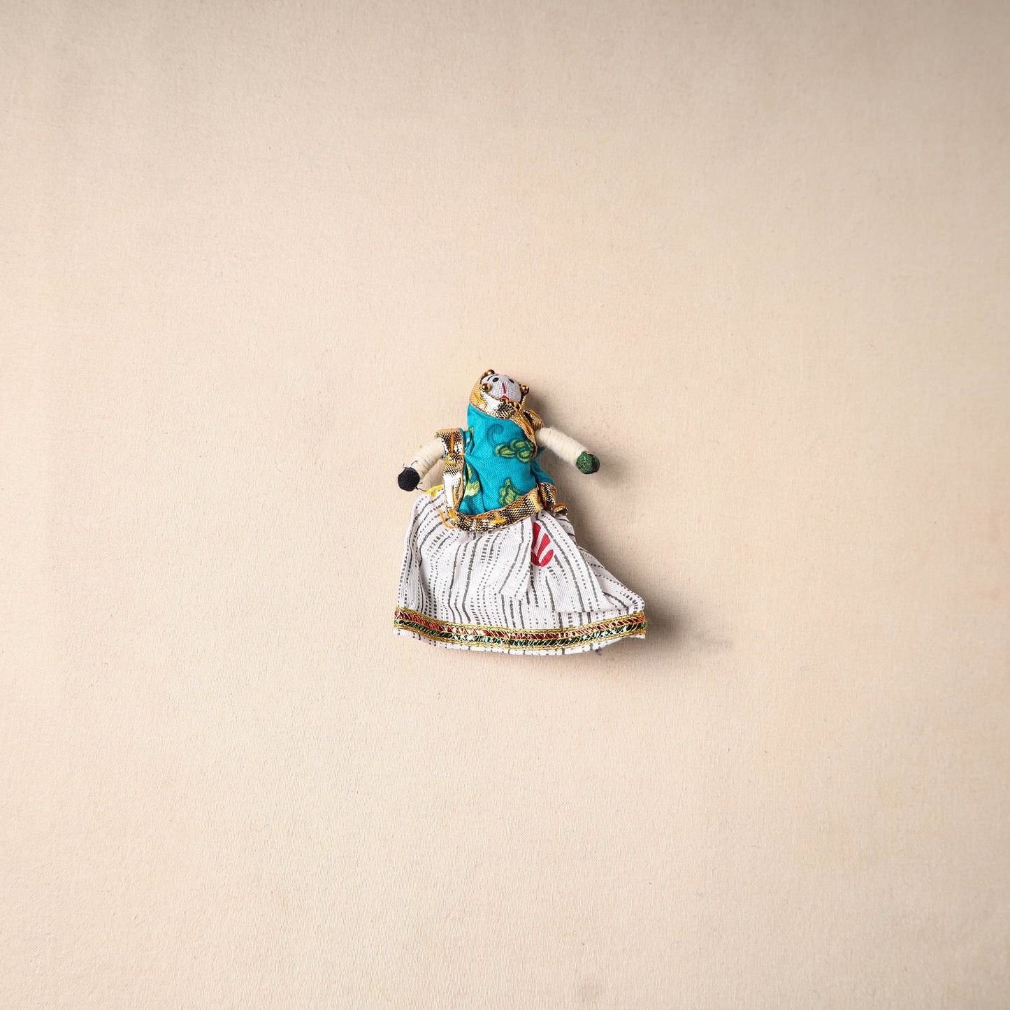 Rajasthani Puppet Couple Handmade Magnet (Set of 2) 48