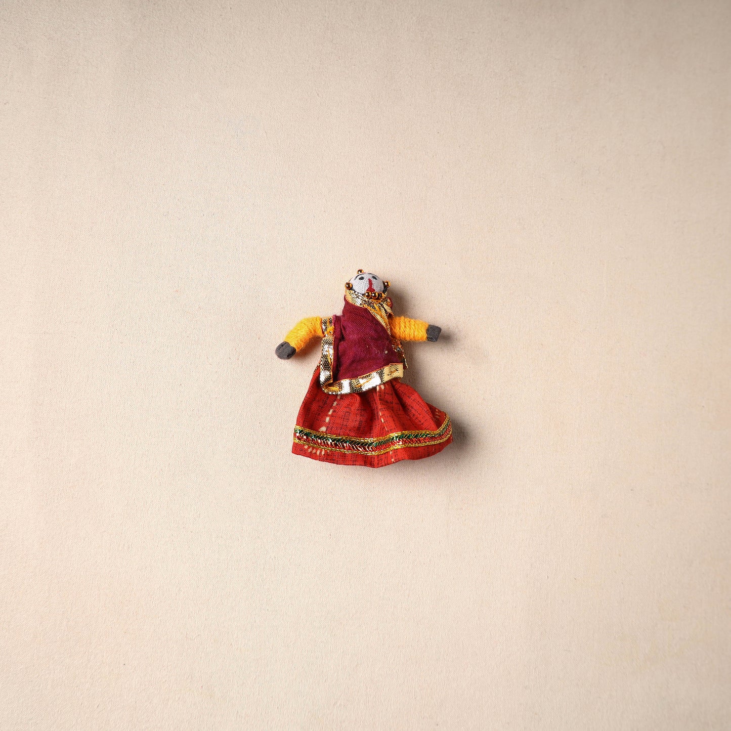 Rajasthani Puppet Couple Handmade Magnet (Set of 2) 50