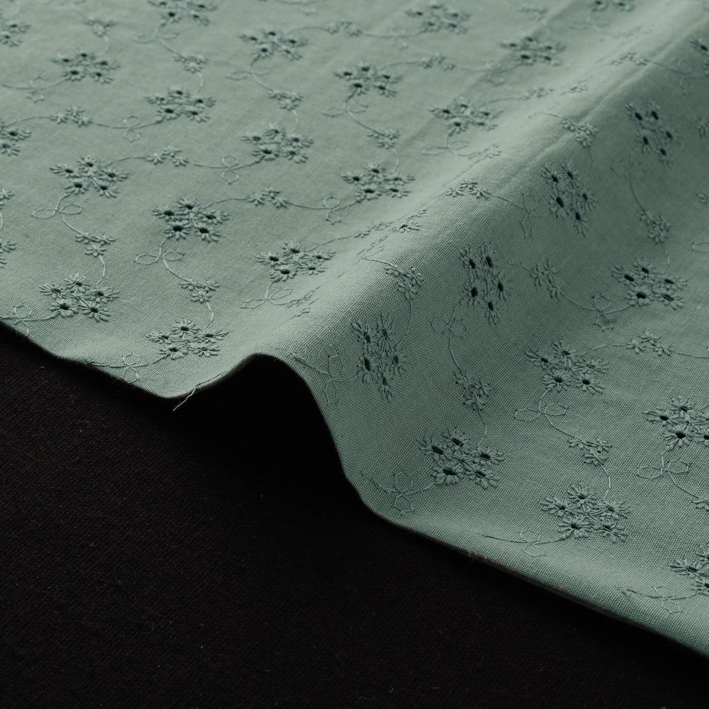Floral Embroidered Cotton Hakoba Fabric 07