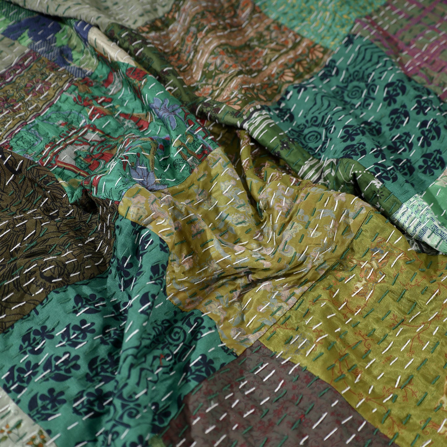 Khambadiya Tagai Patchwork Silk Cotton Quilt / Gudri / Blanket (108 x 90 in)
