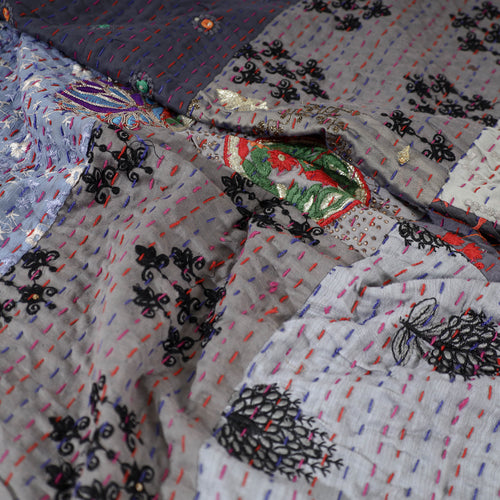 khambadiya  quilt / blanket