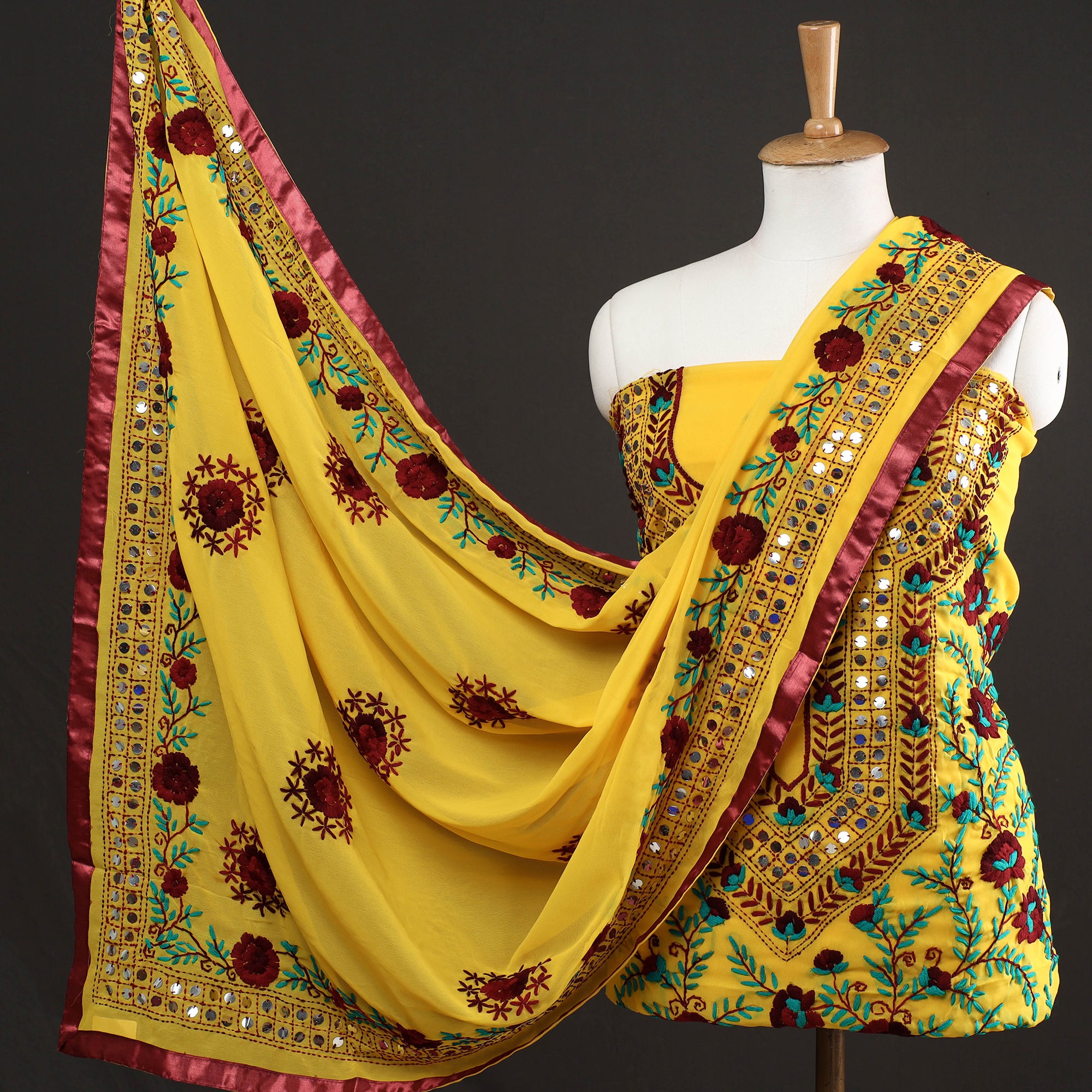 Phulkari Sale in Pakistan On Women Clothing | Clothes for women, Printed  trousers, New designer dresses