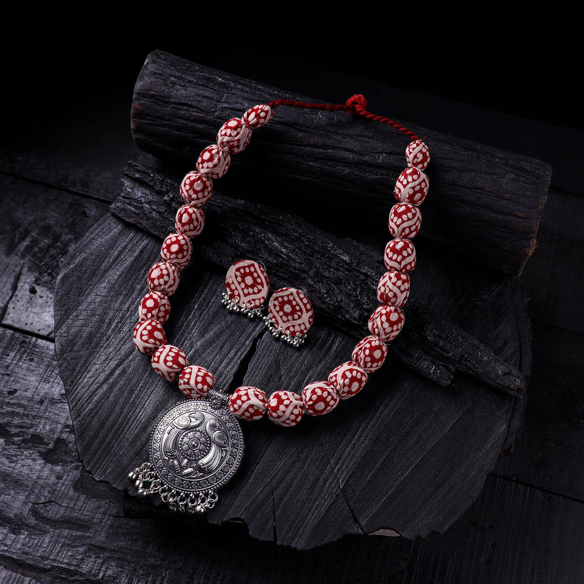 Red - handmade fabart beads gs pendant necklace
