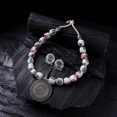 White - Handmade Fabart Beads Gs Pendant Necklace with Earrings Set 06