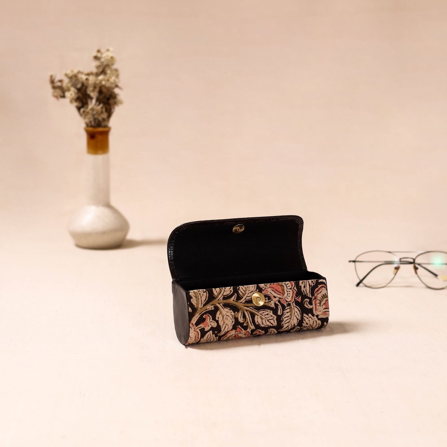 Embossed Leather Flap Kalamkari Spectacle Case by Asalkaar 05