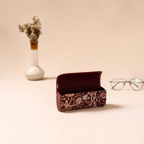 Embossed Leather Flap Kalamkari Spectacle Case by Asalkaar 14
