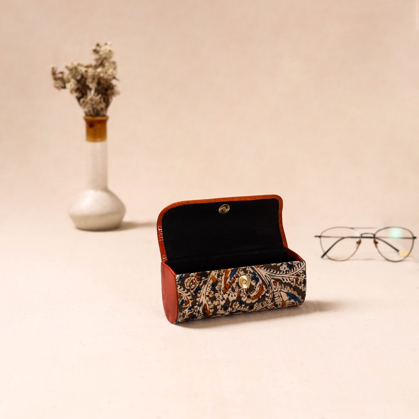 Embossed Leather Flap Kalamkari Spectacle Case by Asalkaar 46