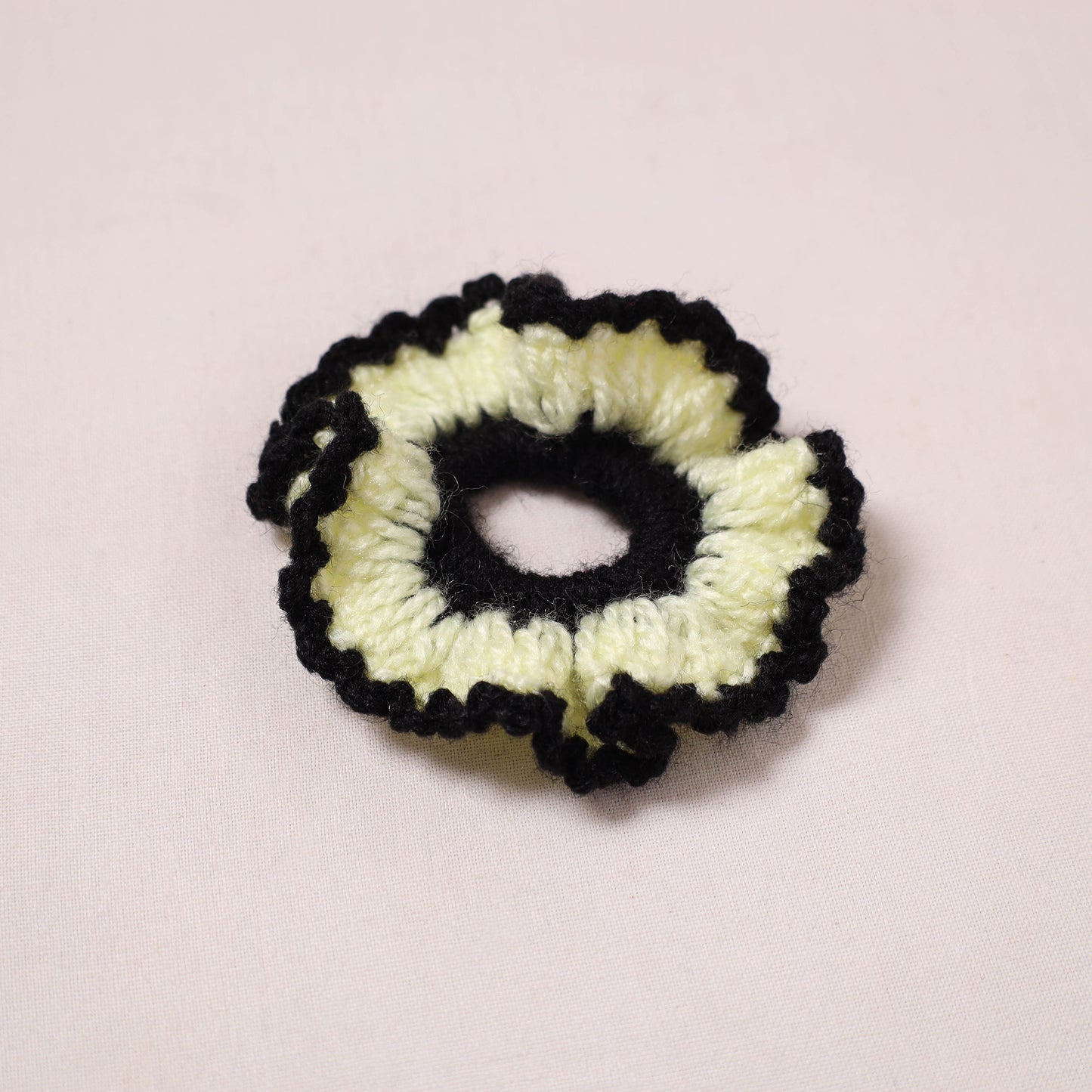 Handmade Crochet Hair Rubber Band/Scrunchie 09