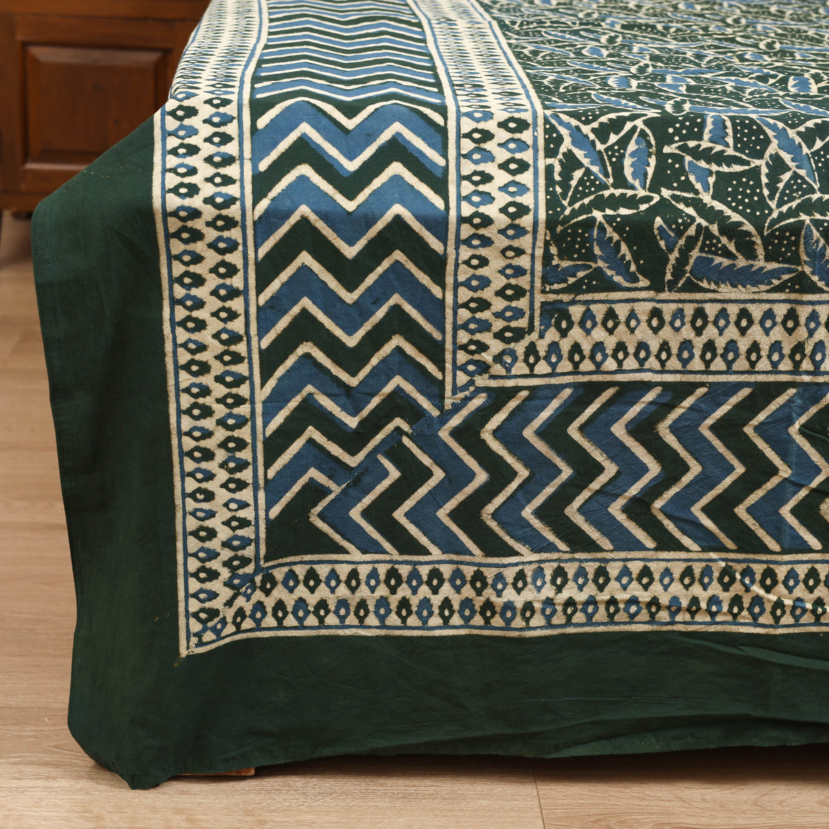 Pipad Hand Block Print Double Bedsheet with 2 Pillow Cover Set (108 x 90 in) 44
