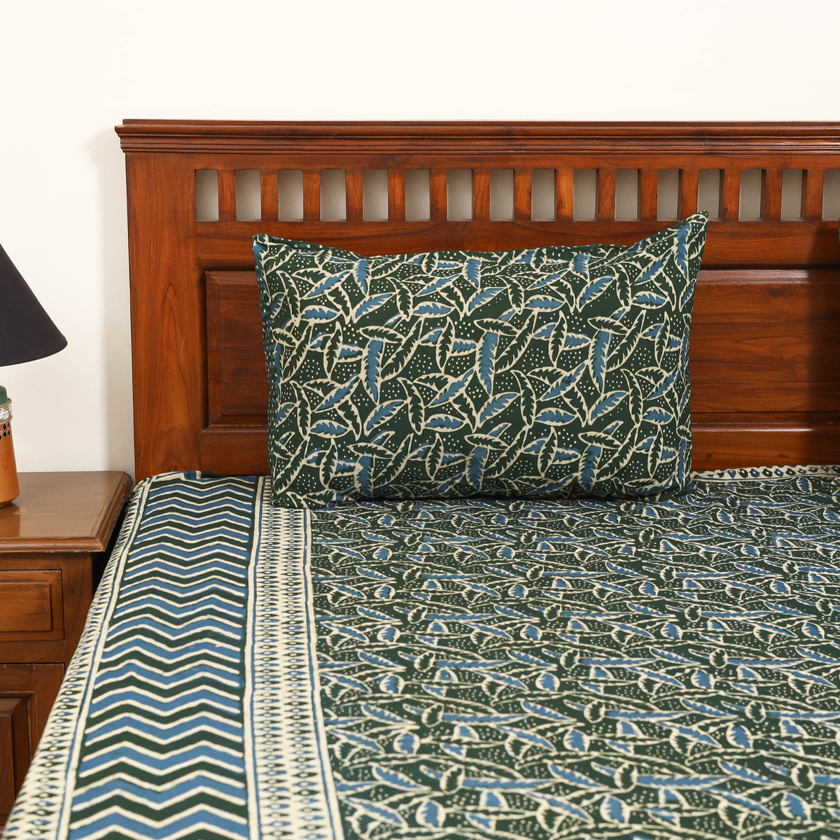 Pipad Hand Block Print Double Bedsheet with 2 Pillow Cover Set (108 x 90 in) 44