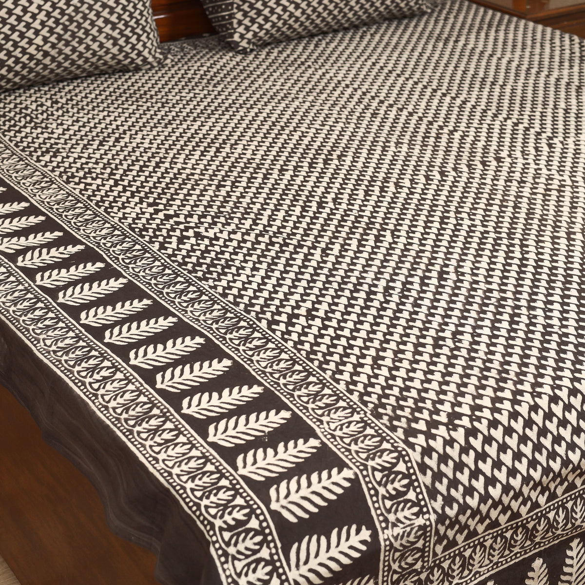 Pipad Hand Block Print Double Bedsheet with 2 Pillow Cover Set (108 x 90 in) 45