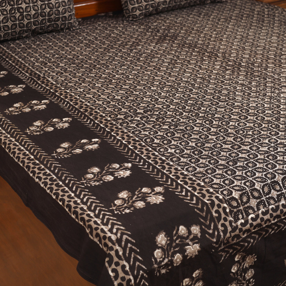 Pipad Hand Block Print Double Bedsheet with 2 Pillow Cover Set (108 x 90 in) 49