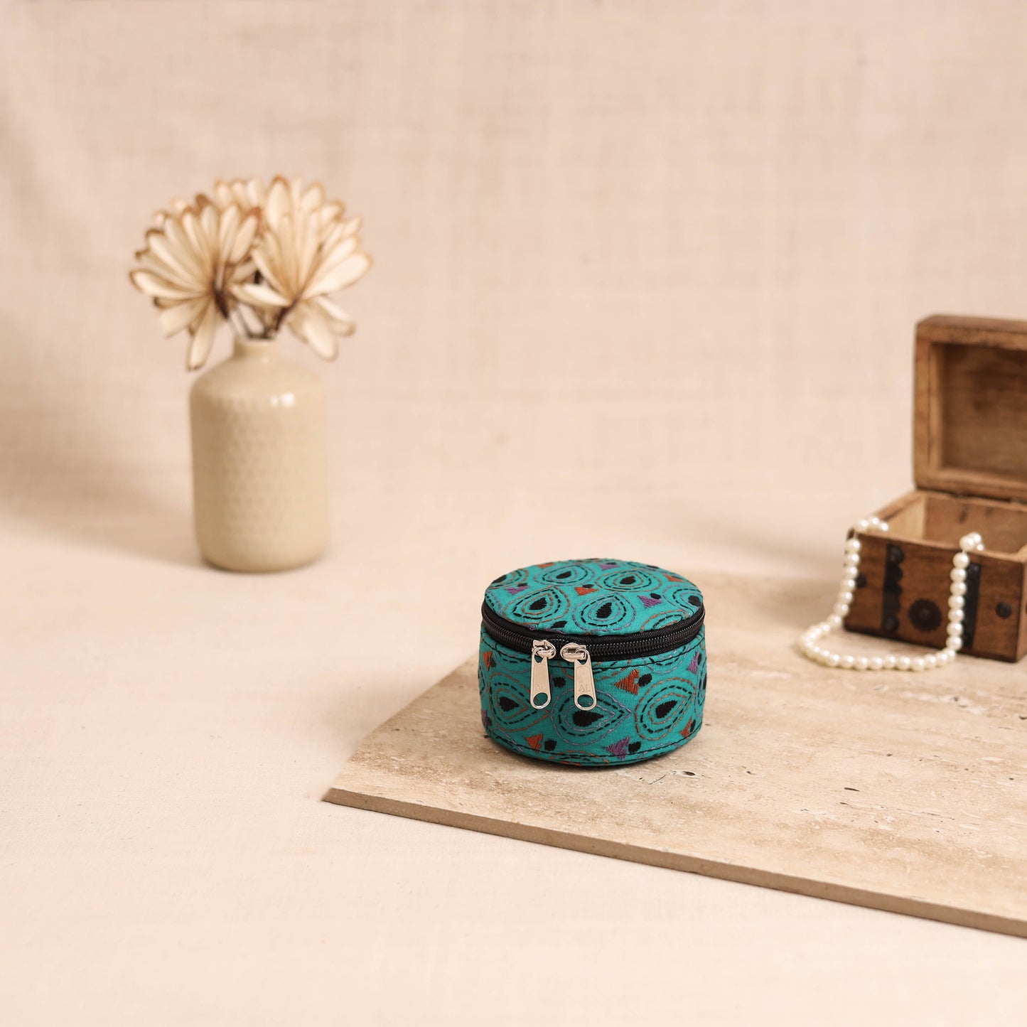 Handcrafted Bengal Kantha Work Round Utility Box 02