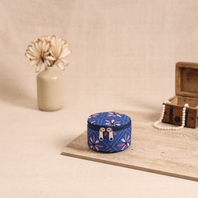 Handcrafted Bengal Kantha Work Round Utility Box 15