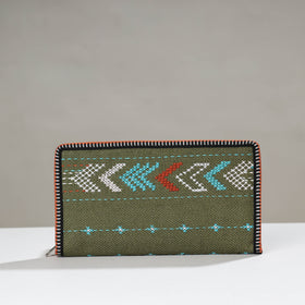 Tribal Hand Embroidered Jute Passport Cover Online at iTokri.com 
