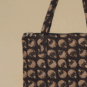 Handcrafted Quilted Handbag 10