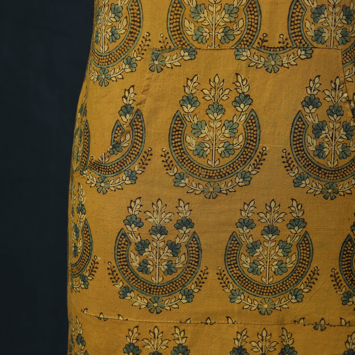Ajrakh Hand Block Print Cotton Apron with Pocket 02