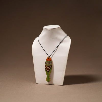 Kerala Mural Handpainted Bamboo Fish Necklace 126