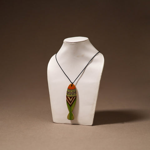 Kerala Mural Handpainted Bamboo Fish Necklace 126